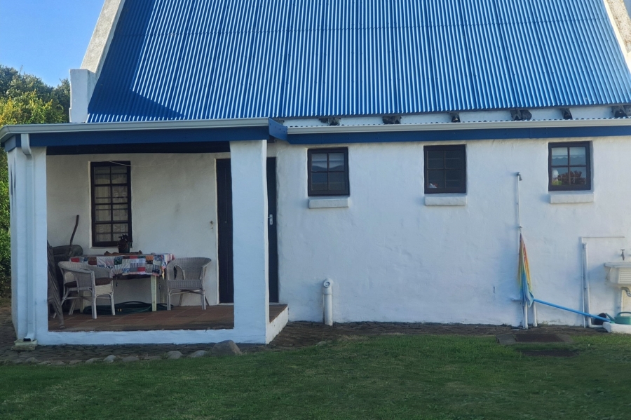 4 Bedroom Property for Sale in Boggomsbaai Western Cape